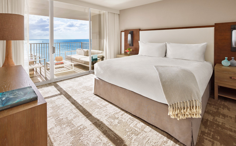 ビーチサイド スイート ベッドルームとプライベートラナイ